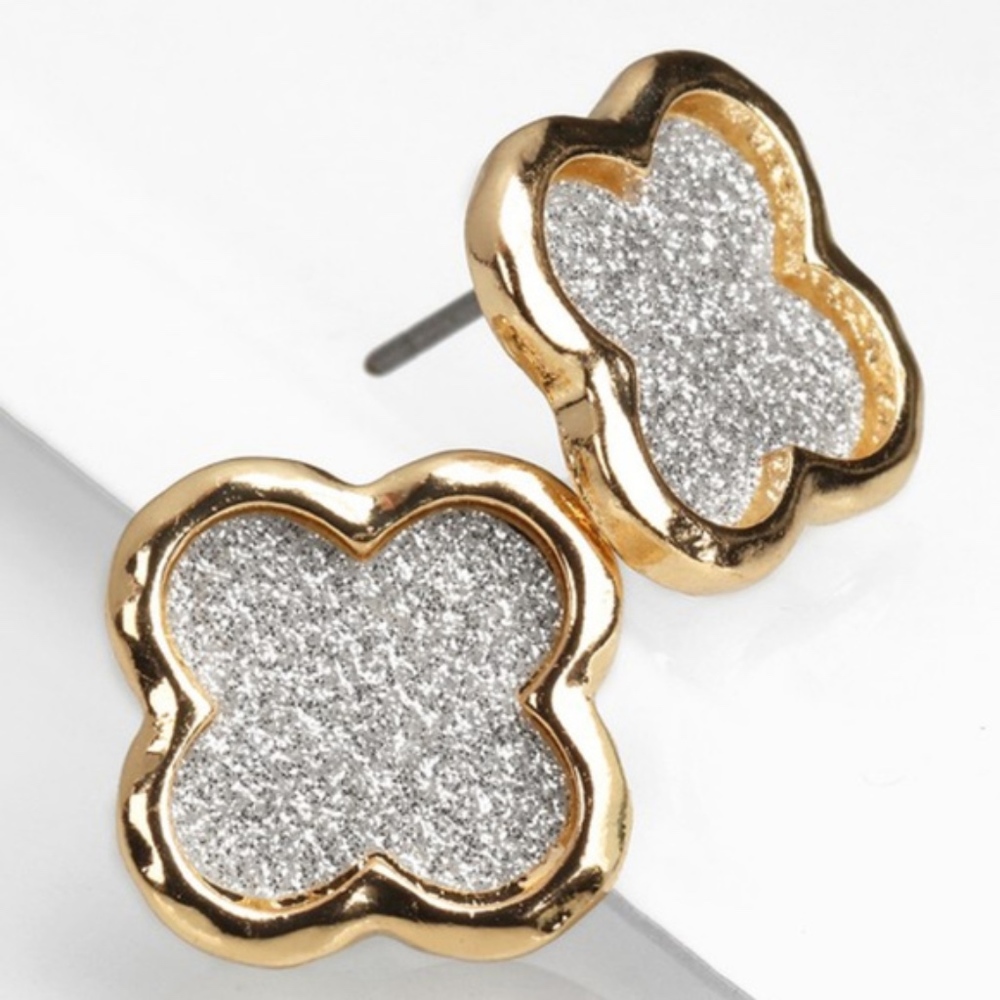Luxe Rose Gold Clover Earrings - Picture 4 of 4